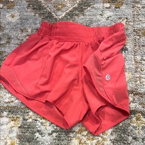 lululemon Women's Coral Hotty Hot Shorts 2.5 length size 0